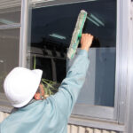 ガラス清掃業務の様子